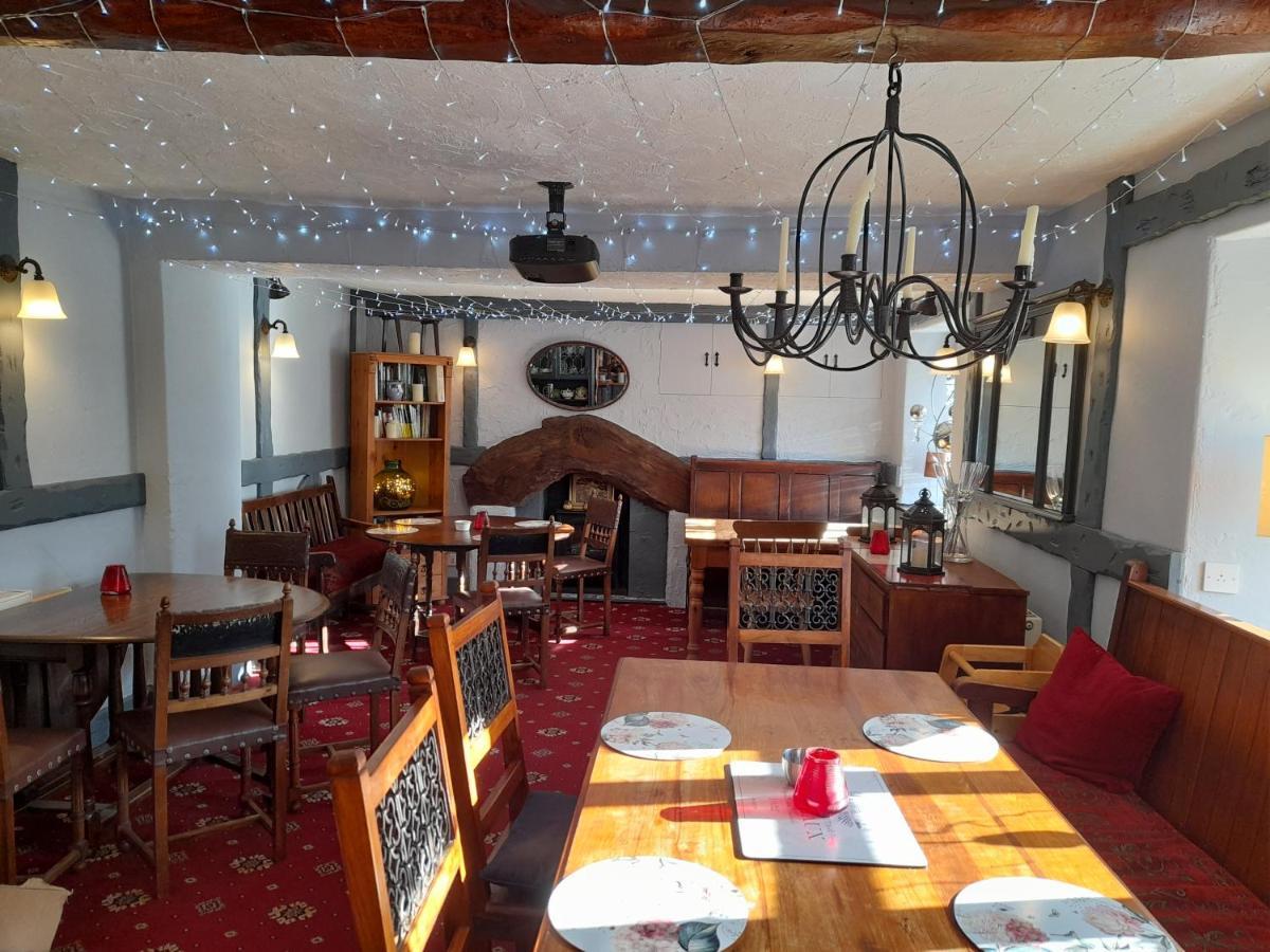 The Golden Lion Inn Denbigh Exterior photo